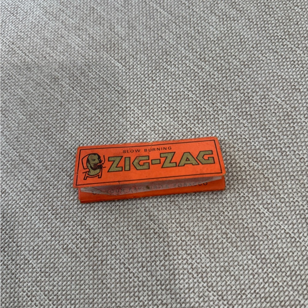 Vintage Zig-Zag Rolling Papers –‎ Orange Pack – No. 225 – Slow Burning